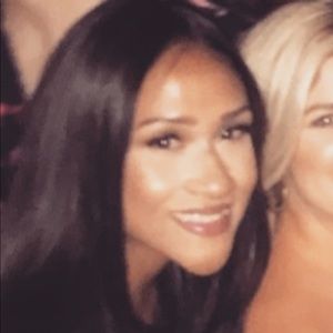 Meet your Posher, Mia